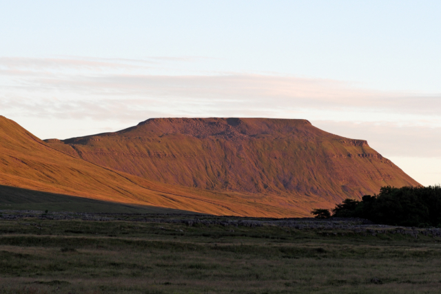 2018-07-03; England, Yorkshire; Yorkshire Dales; Table mountain; Evening; Soft light; Before sunset; Dry; Jan Ciglbauer Photo